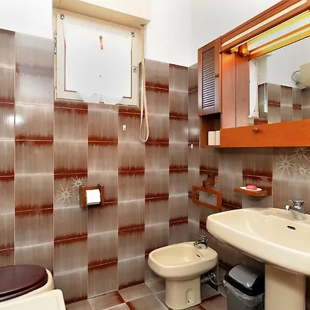 Apartman Loris 1947