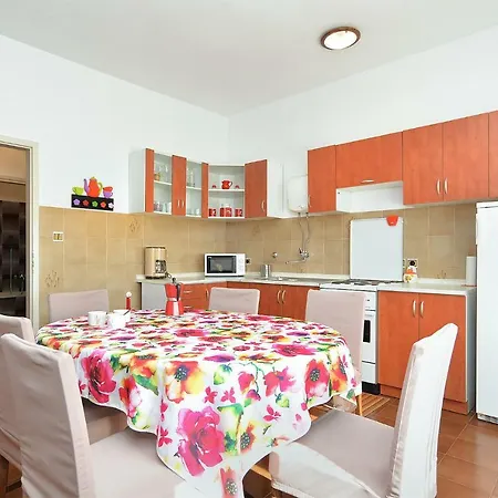 Apartman Loris 1947