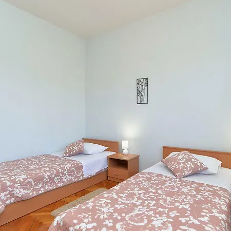 Apartman Loris 1947 Fazana