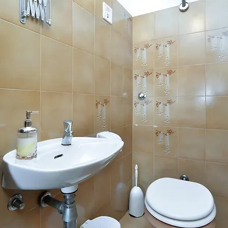 Apartman Loris 1947