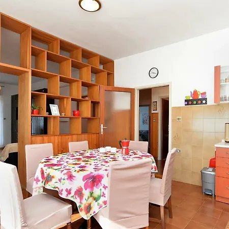 Apartman Loris 1947